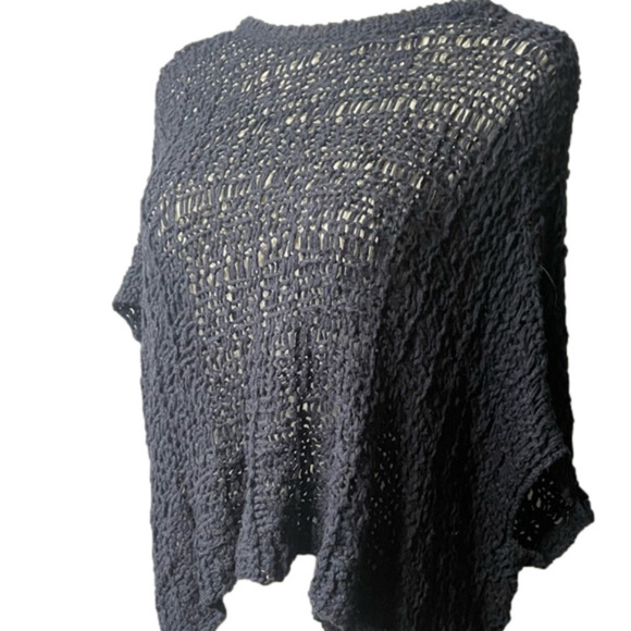ABERCROMBIE & Fitch navy blue netted over sized cropped top - Picture 1 of 5